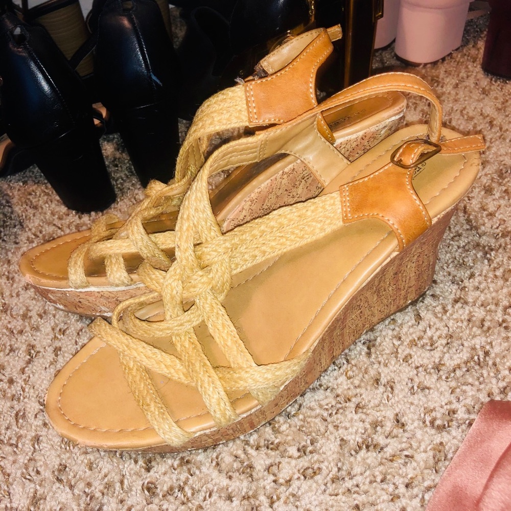 Tan wedges